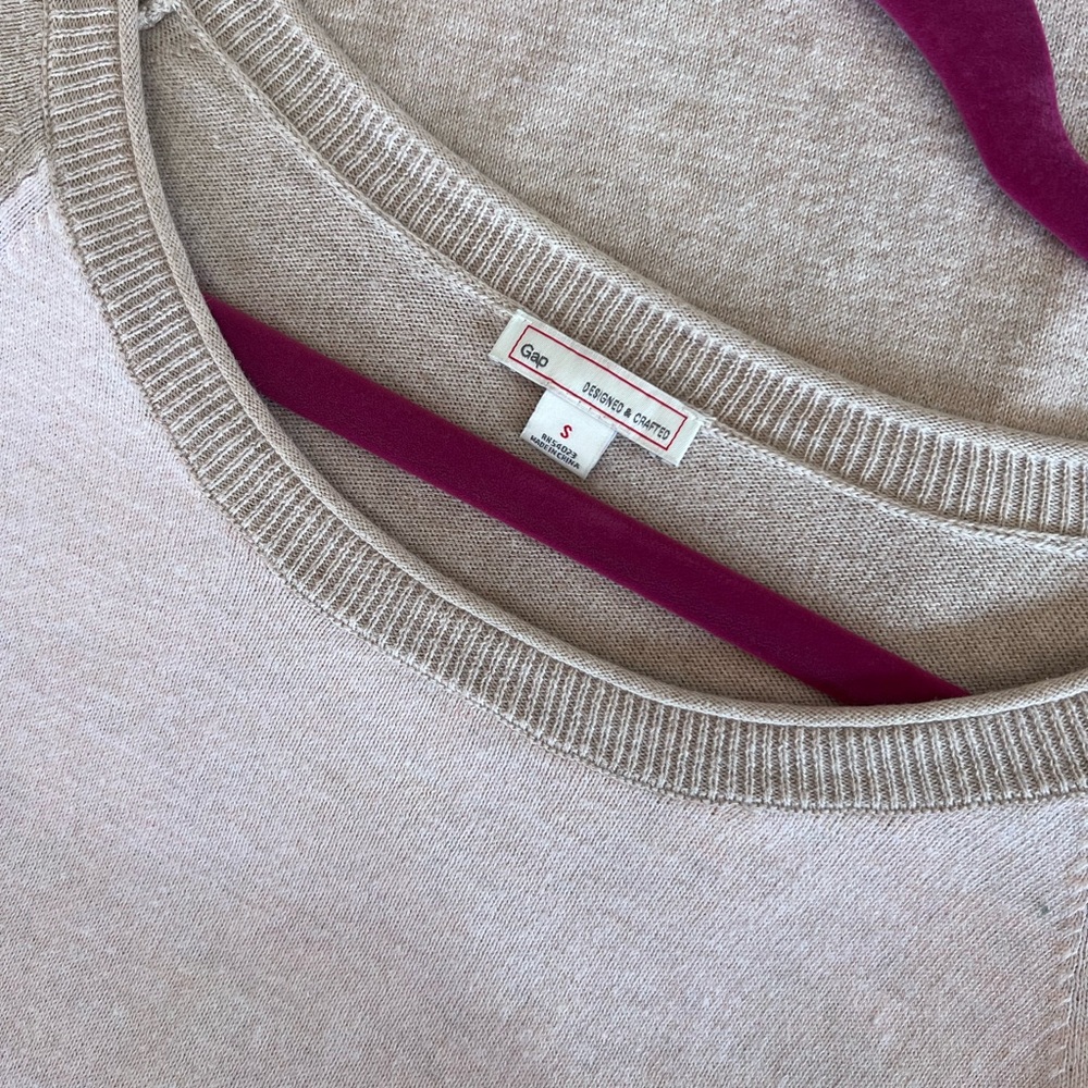 Gap - womens lightweight sweater - small